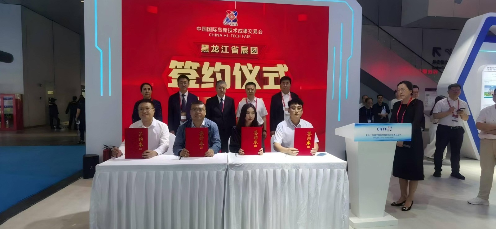签约1.jpg